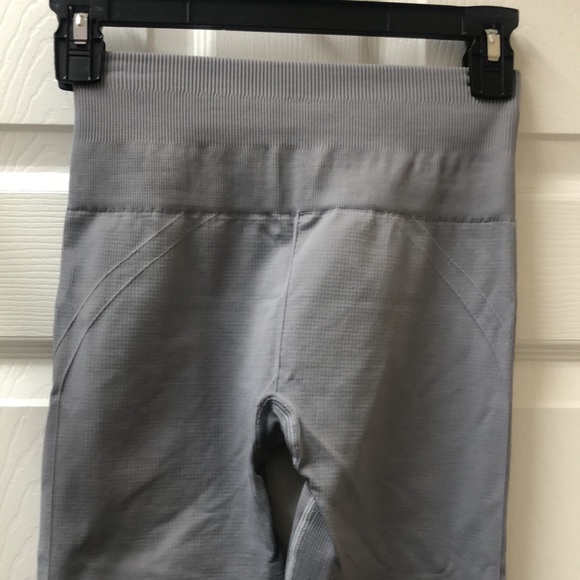Lululemon Awakening Crop *Taryn Toomey Collection 17" Ice Grey - Picture 8 of 11